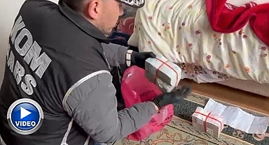 Yatağın altından çıkanlar şoke etti! Poşet poşet...