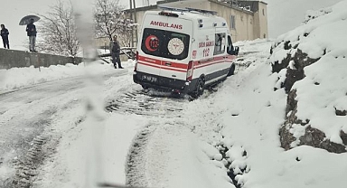 Yolda kalan vatandaşlar kurtarıldı