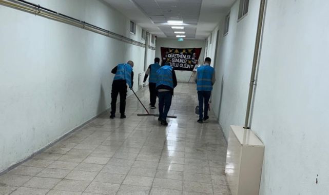 Yükümlüler tatilde 6 okulun onarımını yaptı