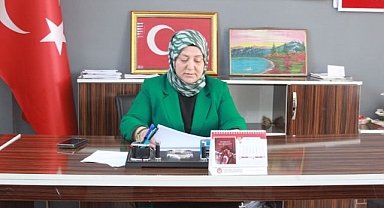 14 erkek adayı geride bırakıp muhtar oldu