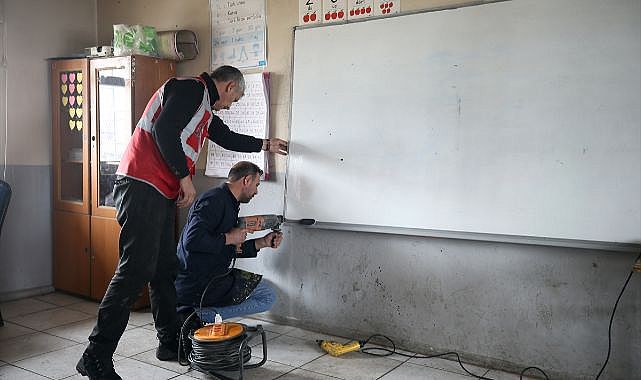 210 köy okulunun tadilatını yaptılar