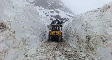 56 yerleşim yerinin yolu ulaşıma kapandı