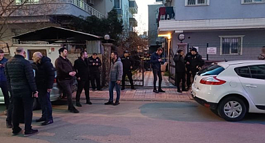 Aile katliamı! Anne ve ağabeyini öldürdü