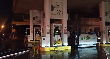 Akaryakıt istasyonunda yangın çıktı! Faciadan son anda dönüldü