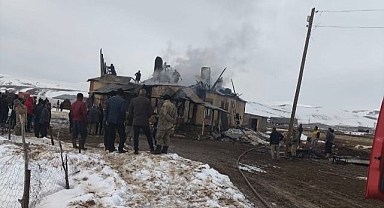 Alevler evi sardı! Yürekler ağza geldi