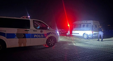 Alevler içinde kaldı: can havliyle su kanalına atladı