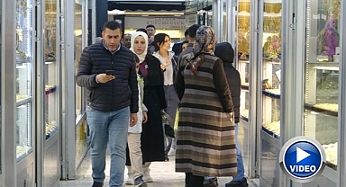 Altın fiyatları düştü! Vatandaş kuyumculara akın etti 