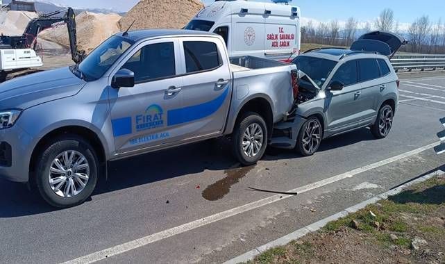 Araçlar birbirine girdi:4 kişi yaralandı!