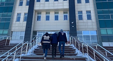 Aranan şahıslar yakayı ele verdi!