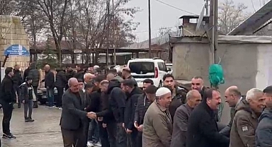 Asırlık gelenekte metrelerce kuyruk