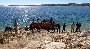 Atatürk Baraj Gölüne füze parçaları düştü