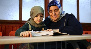 Az görüyor ama çok öğretiyor