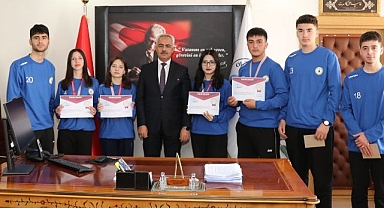 Başarılı gençler göğüs kabarttı