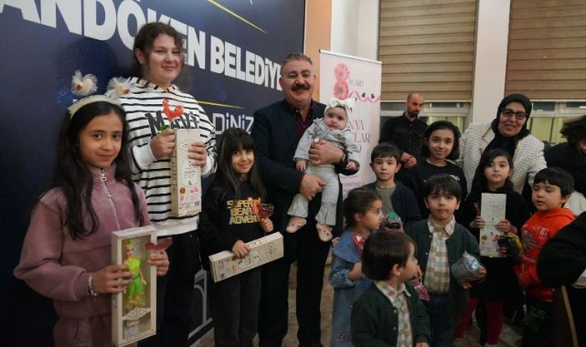 Başkan Sunar'dan kadın esnafa anlamlı iftar