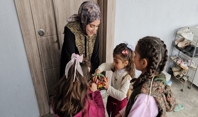 Bayram geleneği sürüyor: Çocuklar şeker topladı 