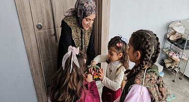 Bayram geleneği sürüyor: Çocuklar şeker topladı 