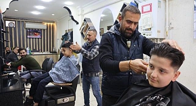 Bayram öncesi berberlerde yoğun mesai 