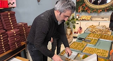 Bayram öncesi tatlıcıların yoğun mesaisi 
