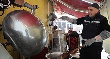 'Beyaz altını' badem şekeri dikkat çekti