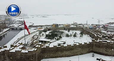 Beyaza bürünen kale havadan görüntülendi   