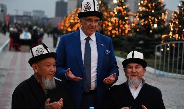 Bir sofra, binlerce gönül: KTMÜ’de geleneksel sokak iftarı