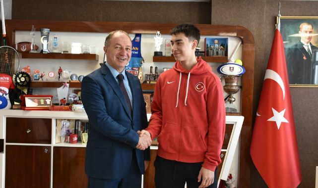 Çakmur şampiyonu kutladı