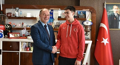 Çakmur şampiyonu kutladı