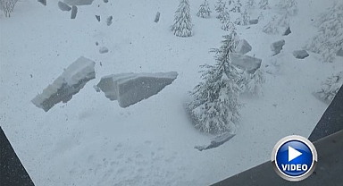 Çatılardaki kar tehlikesi devam ediyor