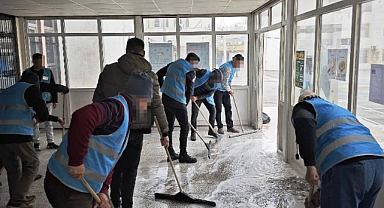 Denetimli serbestlik yükümlüleri kent genelini temizliyor