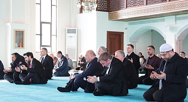 Depremde vefat edenler anıldı