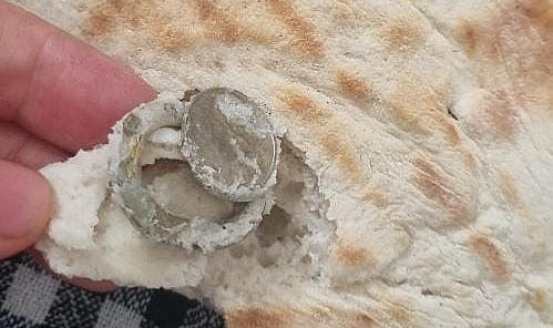 Ekmeğin içinden çıkanlar mide bulandırdı!