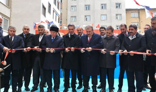 Erzurum'da 14. Halk pazarı Mumcu Mahallesi'nde açıldı