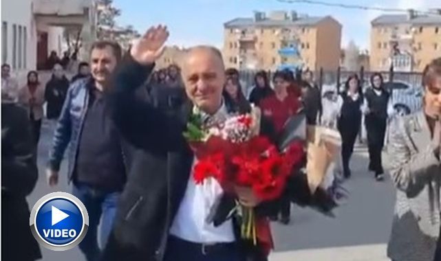 Erzurum'da emekli öğretmene duygusal veda