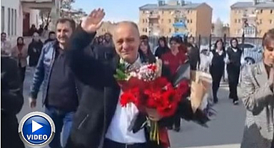 Erzurum'da emekli öğretmene duygusal veda