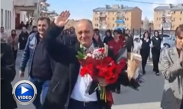 Erzurum'da emekli öğretmene duygusal veda