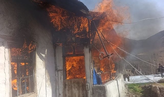 Erzurum'da korkutan yangın! Yürekler ağza geldi