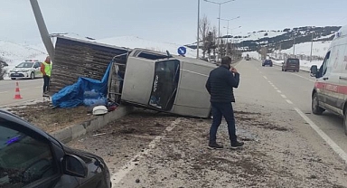 Erzurum'da otomobil ile pikap çarpıştı! Feci kaza sonu oldu