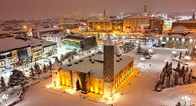 Erzurum’da Ramazan neşesi söyleşilerle sürüyor