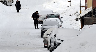 Erzurum'da soğuk hava etkisini sürdürüyor