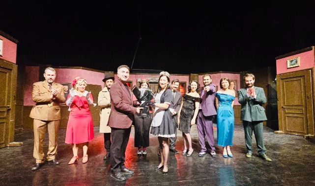 Erzurum Devlet Tiyatrosu oyunu Batman’da sahnede