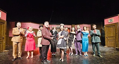 Erzurum Devlet Tiyatrosu oyunu Batman’da sahnede