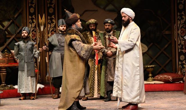 Erzurum Devlet Tiyatrosu turne yolunda