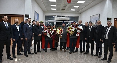 Erzurumlu ikizler Fransa’dan zaferle döndü