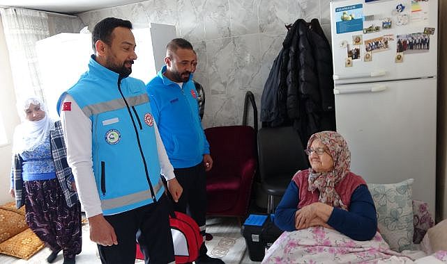 Evde sağlık ekibi 81 yaşındaki hastanın dişini başarıyla tedavi et