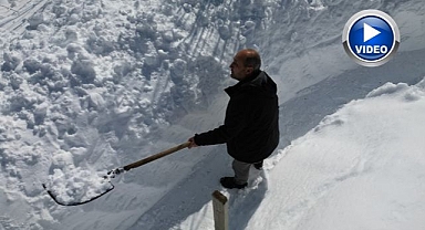 Evlerine ulaşmak için tüneller açtılar