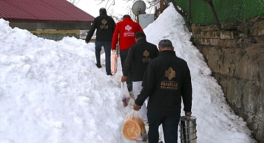 Günde 120 bini aşkın kişiye iftar veriyorlar