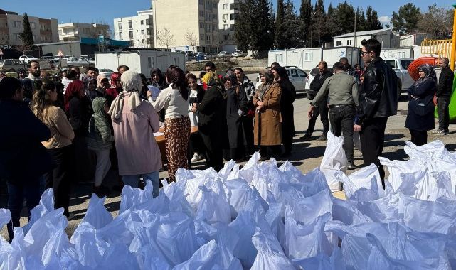 Hayırseverden binlerce aileye yardım