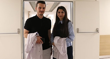 Hem hayat arkadaşı hem meslektaşı! Erzurum'da hastalara şifa oluyorlar