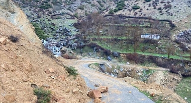 Heyelan nedeniyle köylerine gidemediler