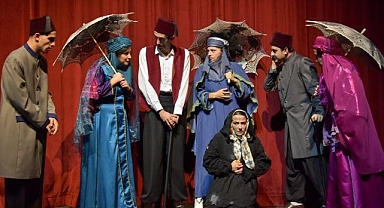 'İstanbul'un Son Beyzadeleri' turnede